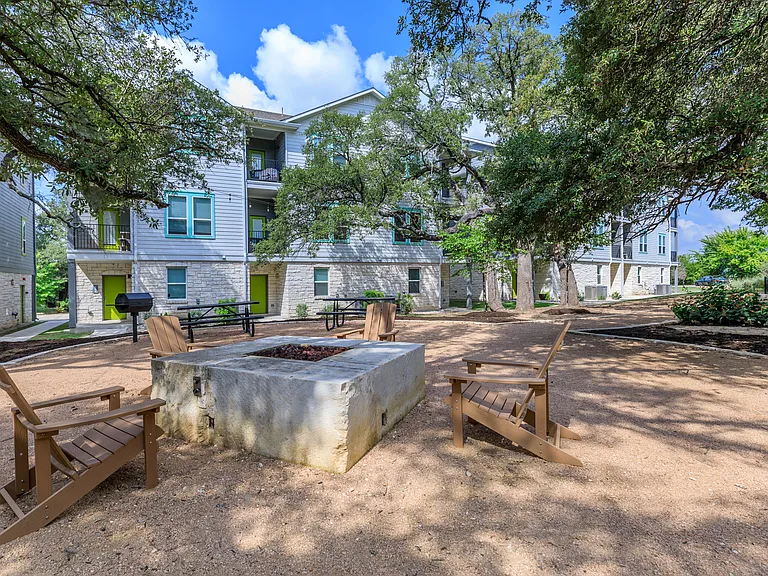 Trailside Oaks Townhomes — Photo 10