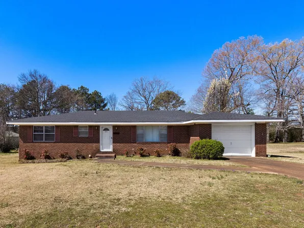 1311 Maple St, Killen, AL 35645