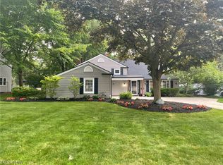 578 Wildbrook Dr, Bay Village, OH 44140