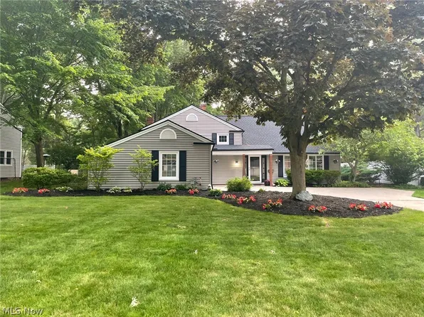 578 Wildbrook Dr, Bay Village, OH 44140