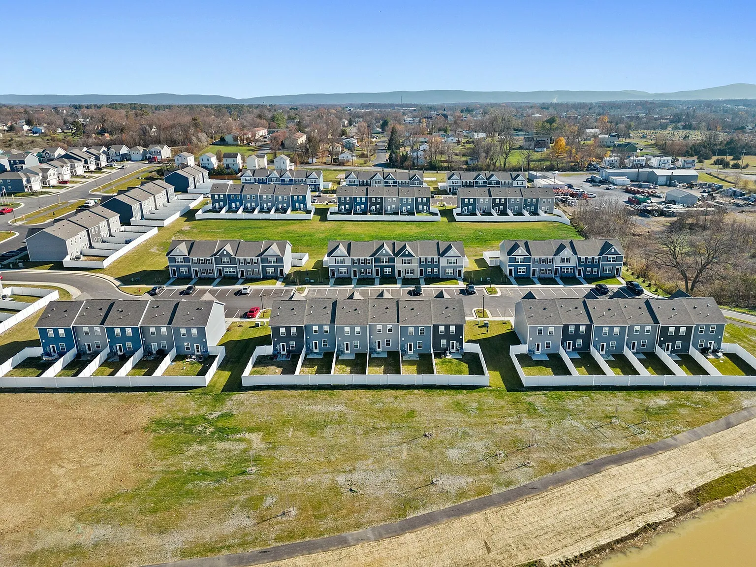West Wind Townhomes — Photo 3