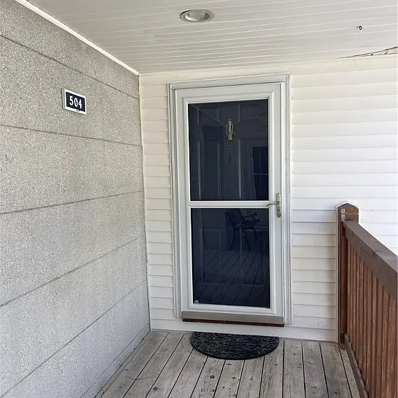504 Island Dr #504 — Photo 3