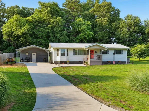 134 Oakwood Ter, Chickamauga, GA 30707