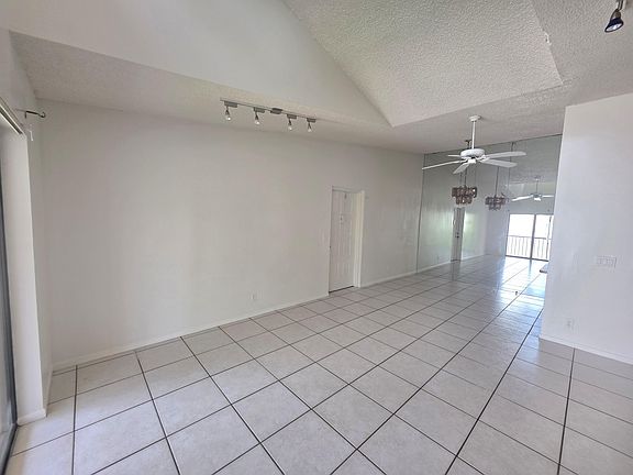2nd image of 203 Foxtail Dr APT B3