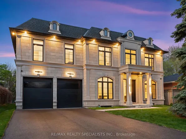 431 Seaton Dr, Oakville, ON L6L 3Y3