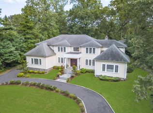 215 Elm Dr, East Hills, NY 11576
