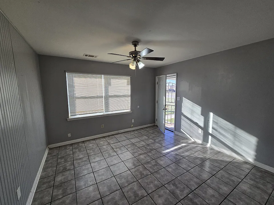 Livingroom2