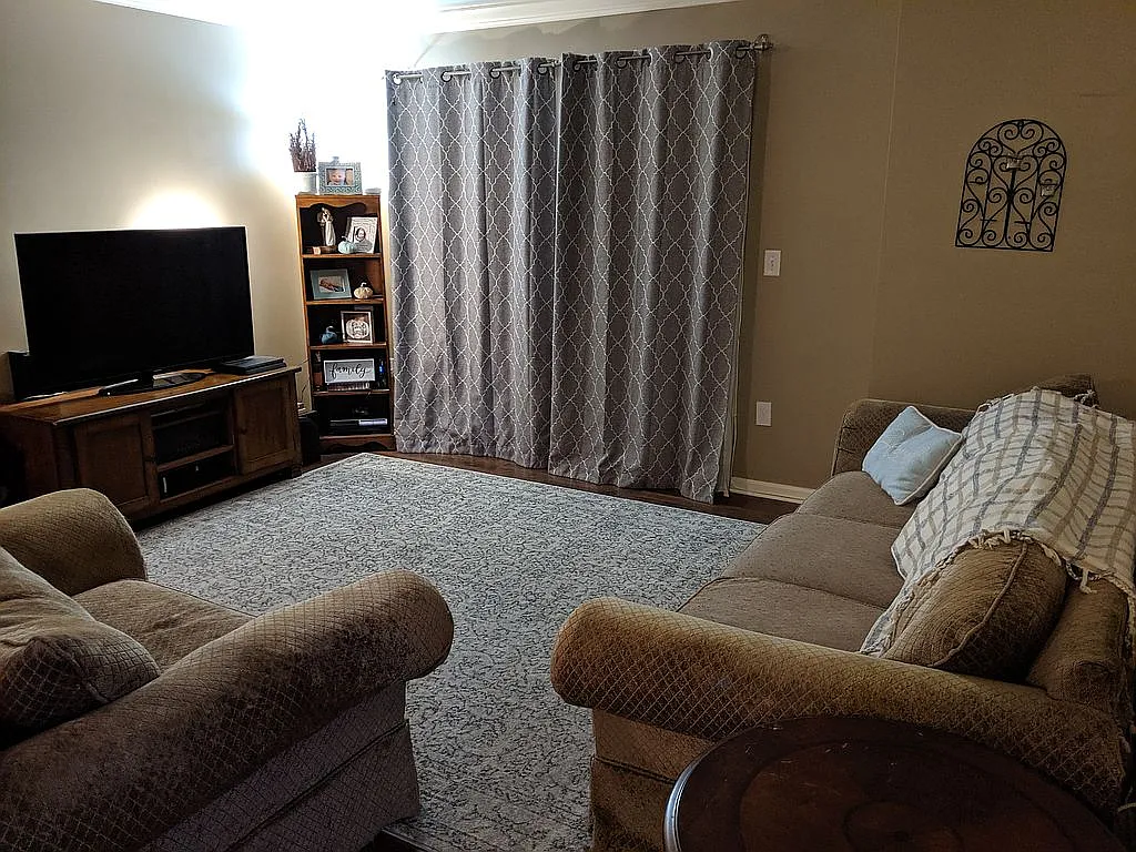 1034 Dogwood Ct photo 1