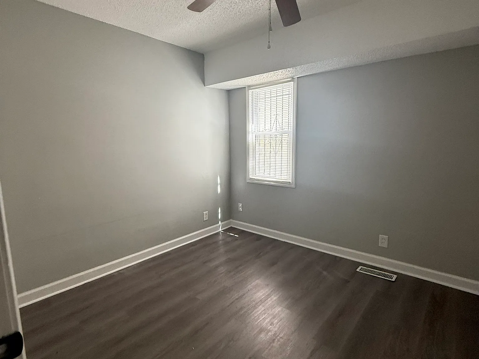 2509 East 37th Street - 1 — Photo 3