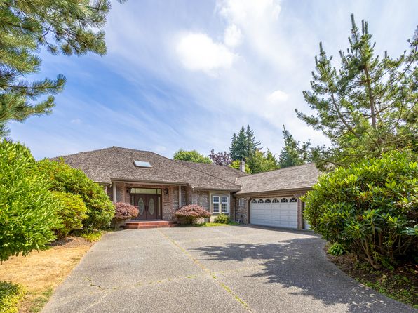 5 bedroom rental in Surrey — photo 36
