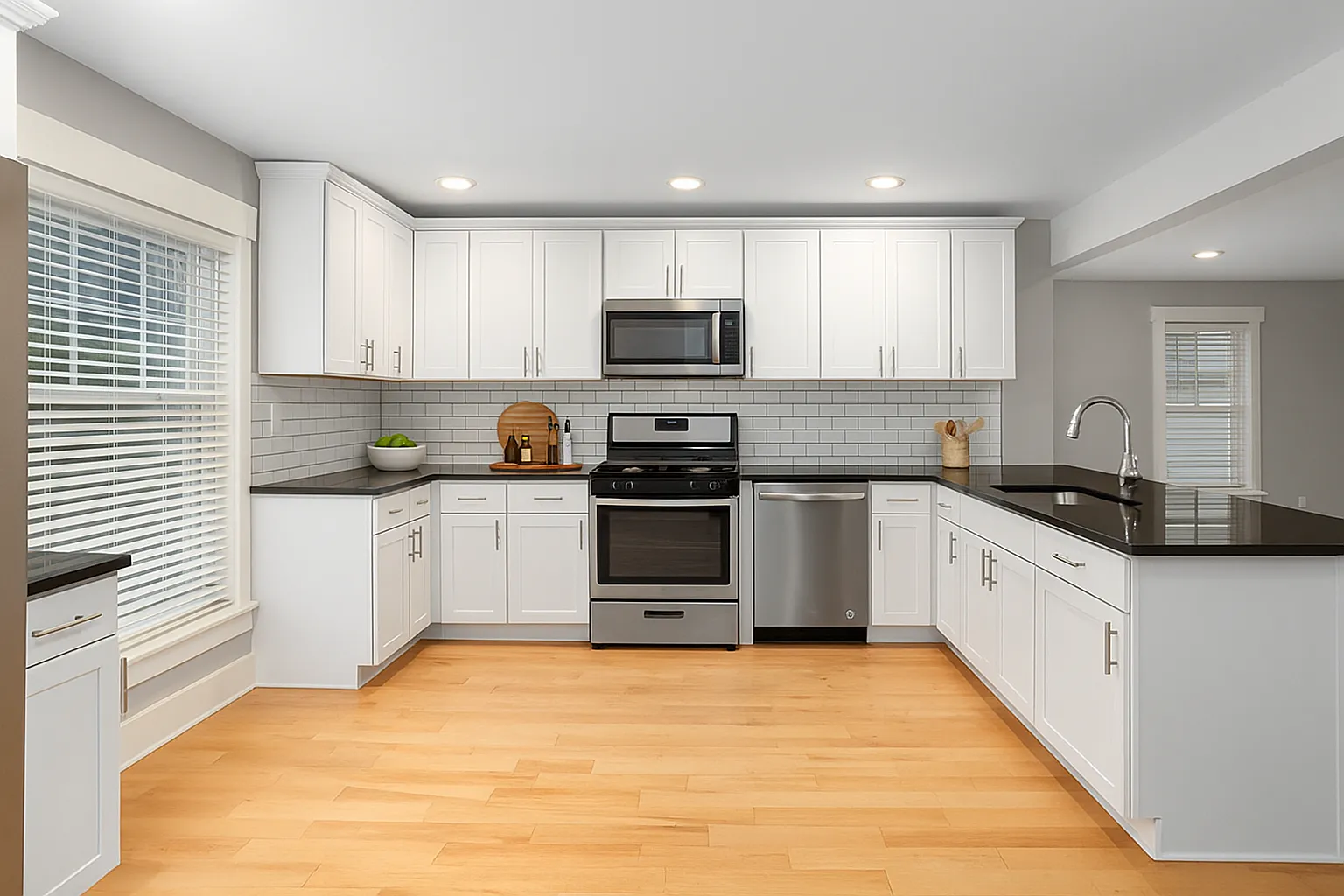 261 Eastern Ave SE — Photo 3