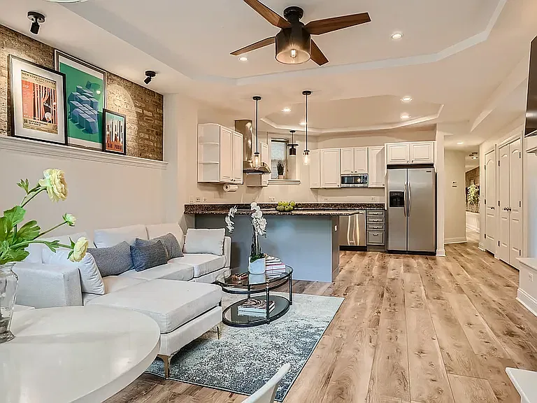2 bed, 1200 sqft, $2,650 — Photo 3