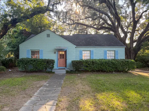 2 Bee Rd, Savannah, GA 31404