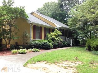 627 Dixon Rd, Newnan, GA 30263