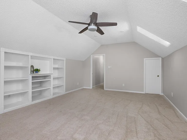 3075 Stonecrest Cir — Photo 31