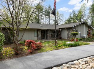 37 Hamilton Dr, Hendersonville, NC 28739