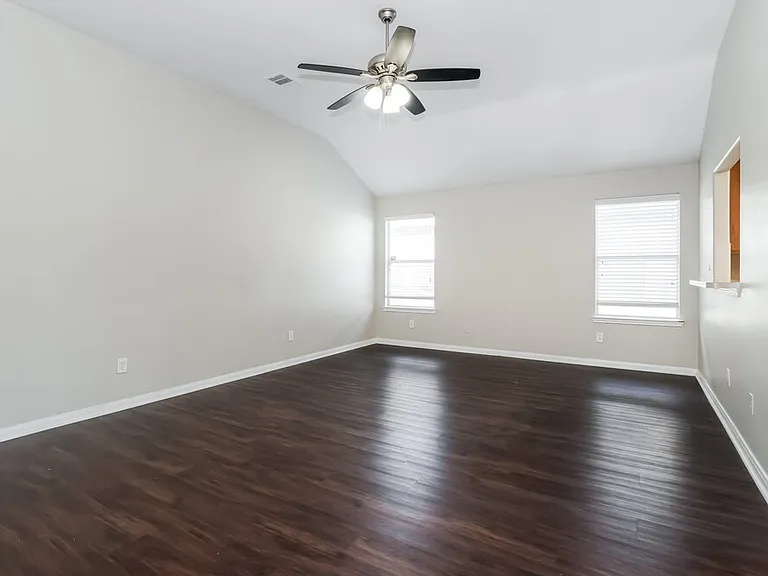 4018 Falvel Shadow Creek Dr — Photo 4