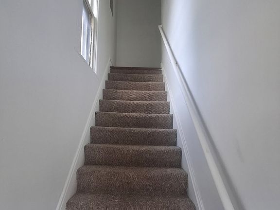 2nd image of 1127 Jackson St #2