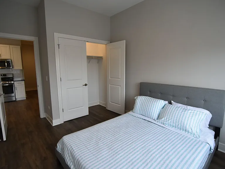 927 W. Irving Park — Photo 60
