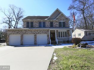 520 Sunset Knoll Rd, Pasadena, MD 21122