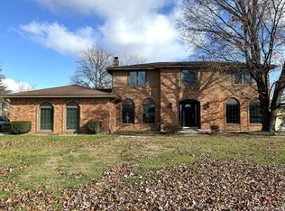 982 Langley Rd, Rochester Hills, MI 48309