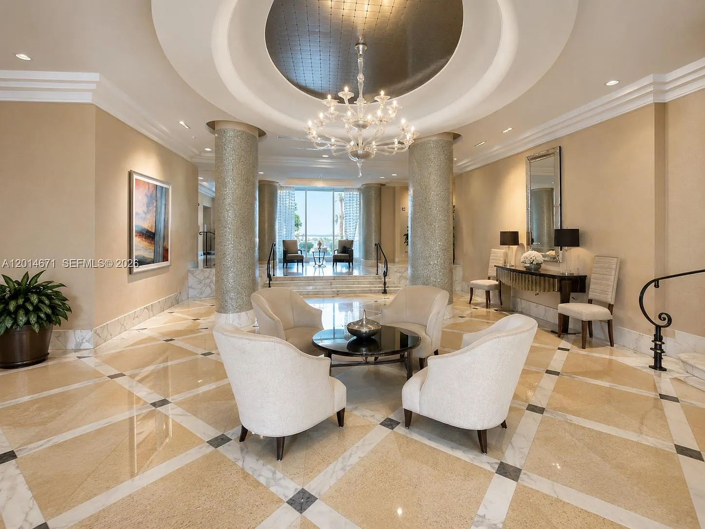 The Collins Condo — Photo 4