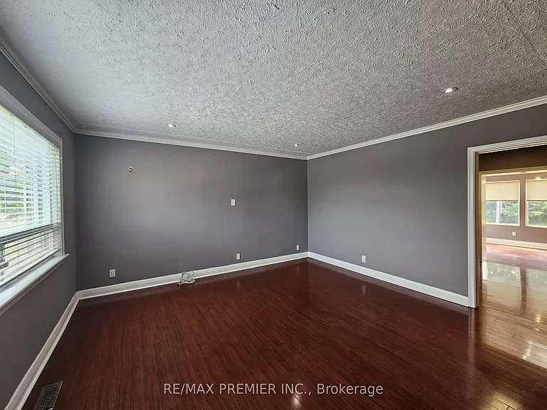 147 Calvington Dr #MAIN FLOOR — Photo 5