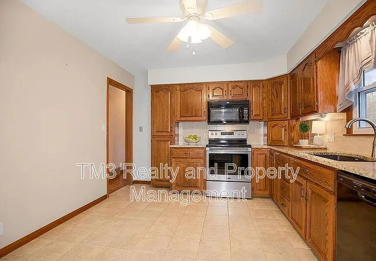 506 S 17th St — Photo 7