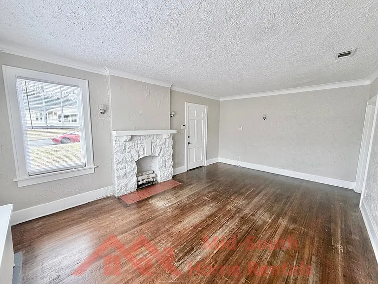 1707 Glenview Ave — Photo 2