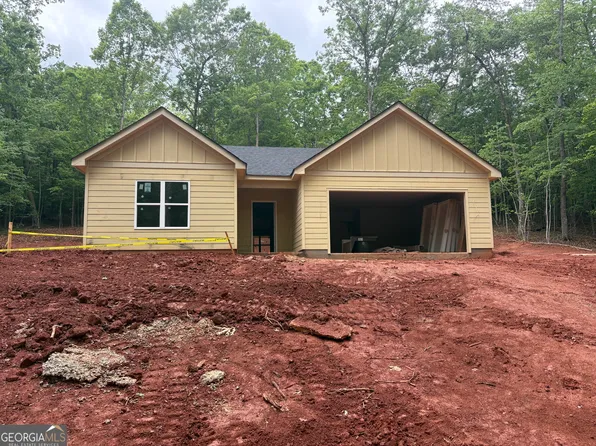 299 Shore Crest Dr, Martin, GA 30577