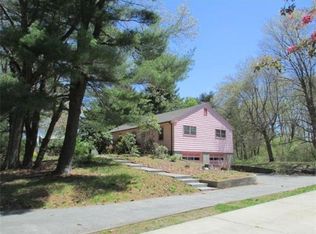82 Deanville Rd, Attleboro, MA 02703
