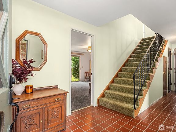 4th image of 18204 8th Avenue NW
