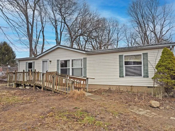 211 S Apple St, Fayetteville, OH 45118