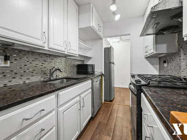 43-10 Kissena Boulevard image 6 of 22