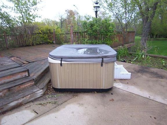 3rd image of 1731 Taylor Ln