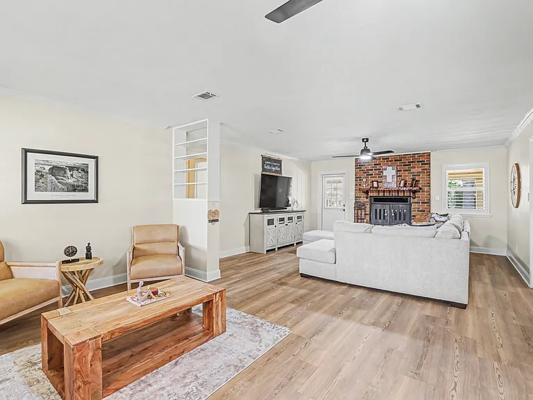 3231 N Shannon Lakes Dr — Photo 3
