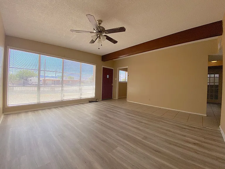 6041 Redstone Ln — Photo 5