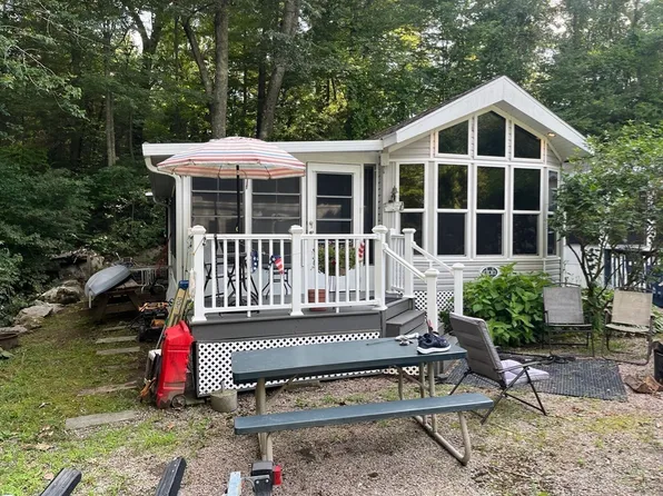 262 Shetucket Tpke #112, Jewett City, CT 06351