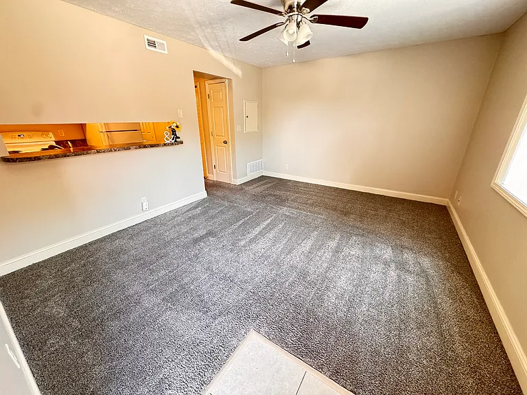 1-1813 Knox St #1 — Photo 6