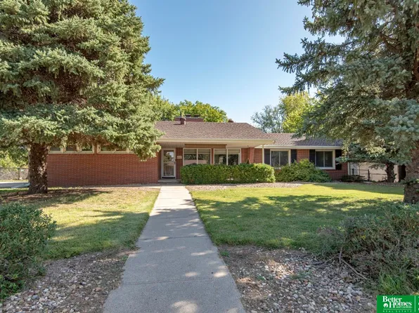 207 Orchard Dr, Bellevue, NE 68005