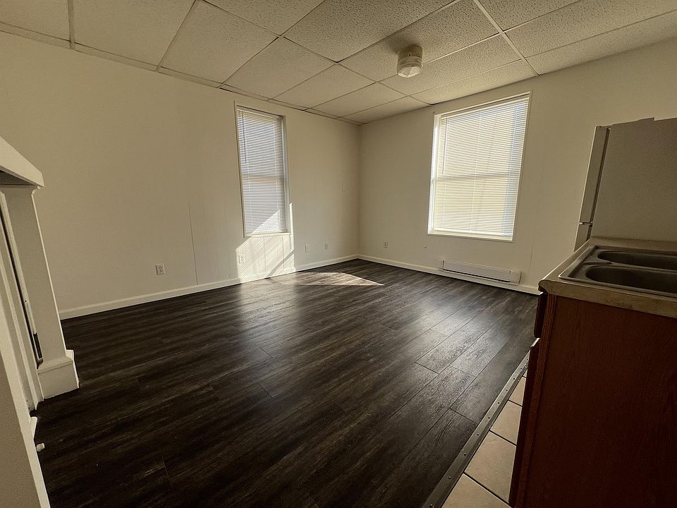 2nd image of 786 Locust Ave #C