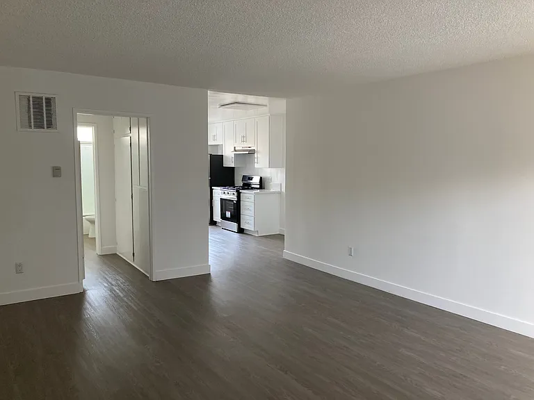 148 N. St Andrew Pl. — Photo 7