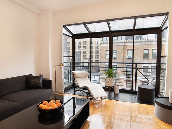 4th image of 145 W 58th St #12H