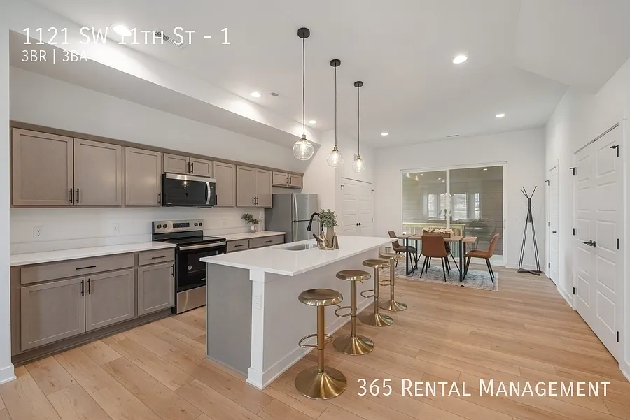 3 bed, 2.5 bath, 1850 sqft, $2,195 — Photo 3