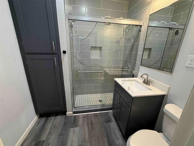 2404 Burkett St — Photo 16