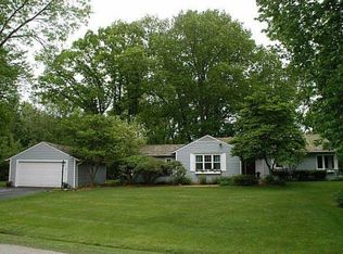 8233 N Gray Log Ln, Fox Pt, WI 53217