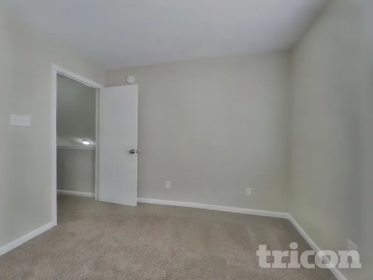 4518 Redcliff South Ln — Photo 11