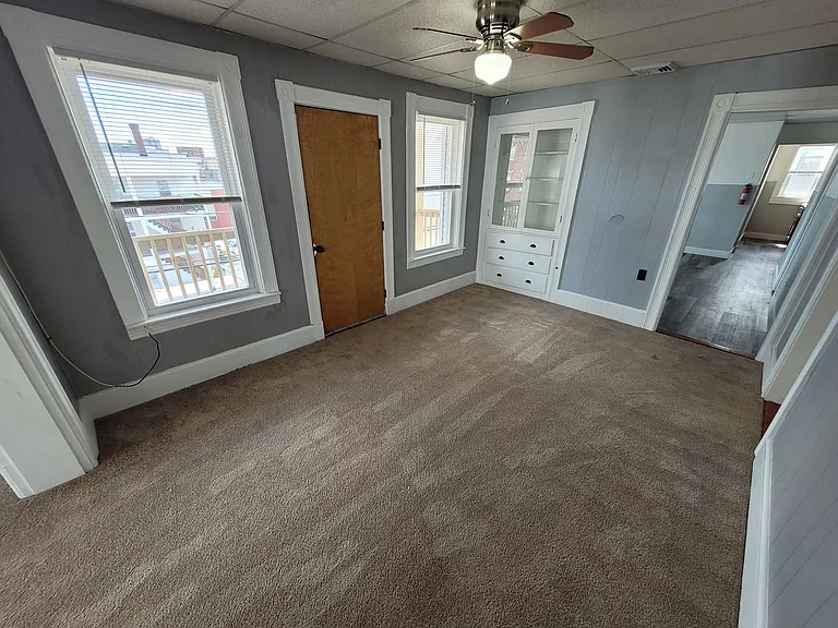 323 Dubuque St & 142-146 Wayne St — Photo 23
