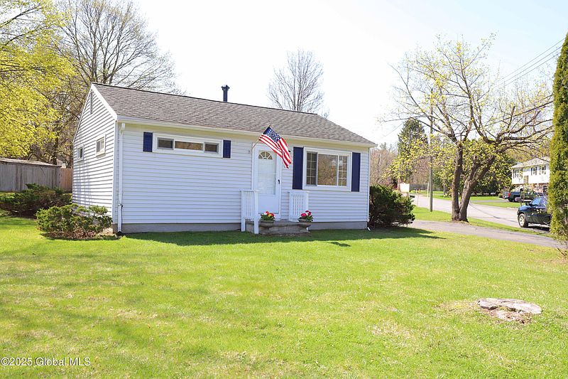4th image of 33 Plaske Drive