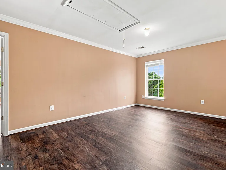8916 Rugby Rd — Photo 57